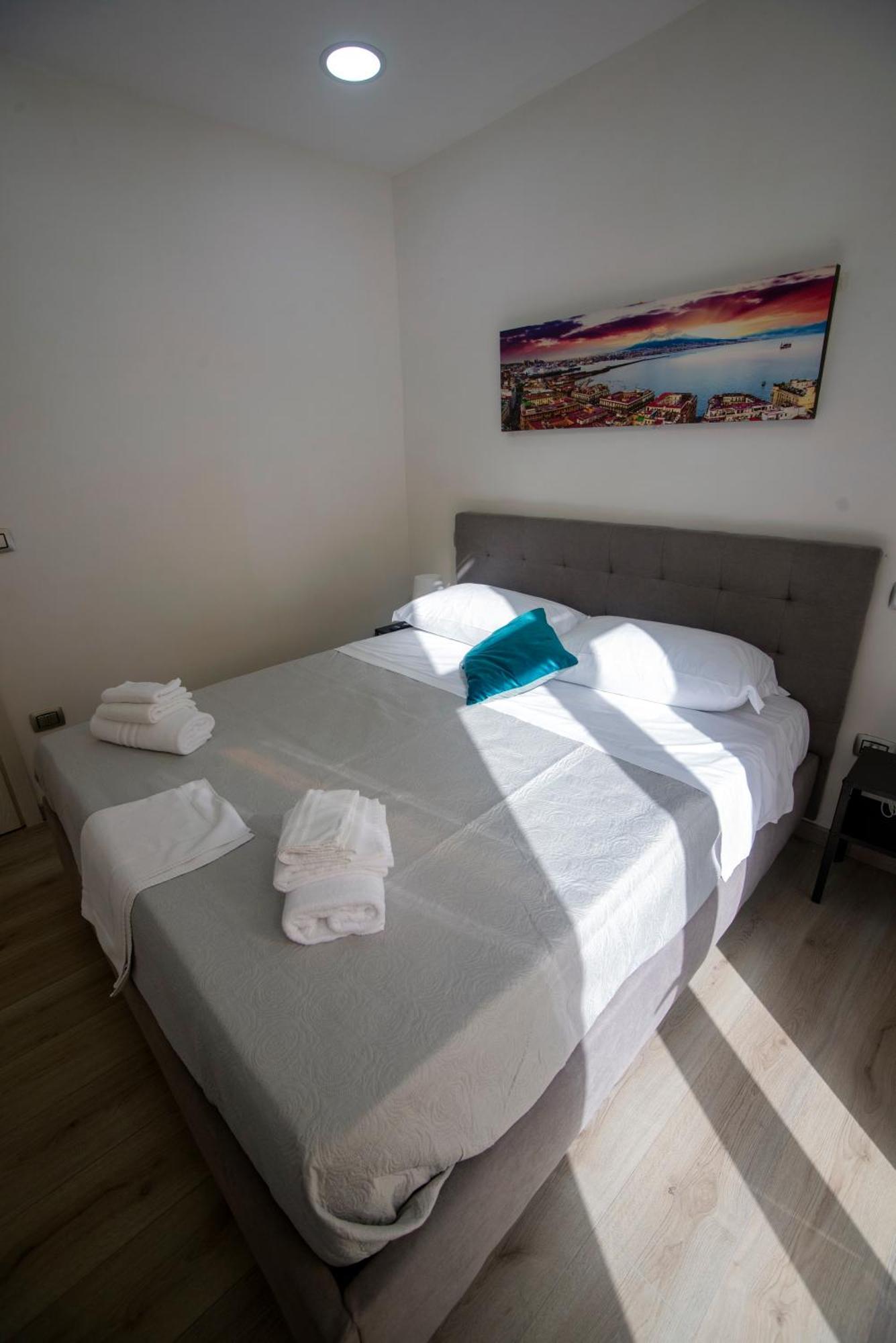 Na City Rooms ナポリ エクステリア 写真